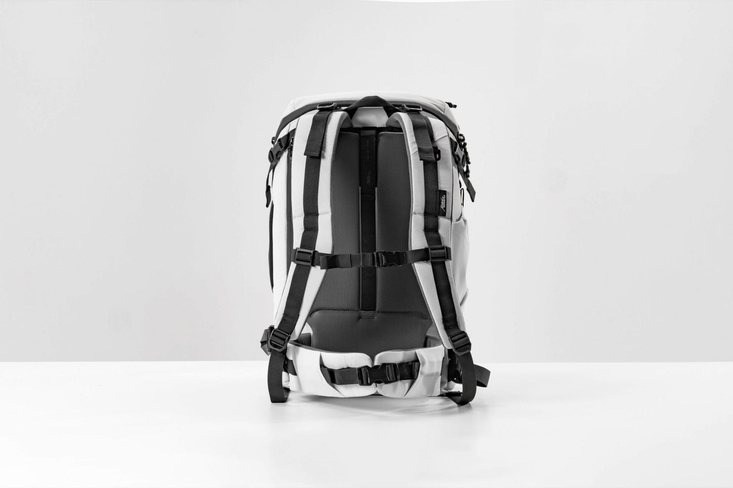 Matador GlobeRider35 Travel Backpack (white) - Handgepäckkonformer Rucksack für Weltreisen (35 liter) von Matador