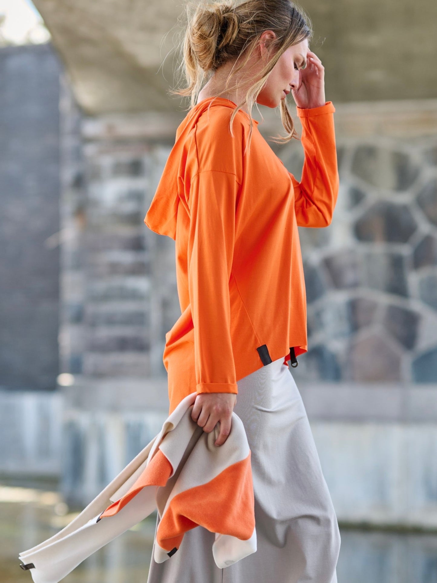 Fleece Schal TRIANGLE PATCH NW 4078 orange/kit/offwhite