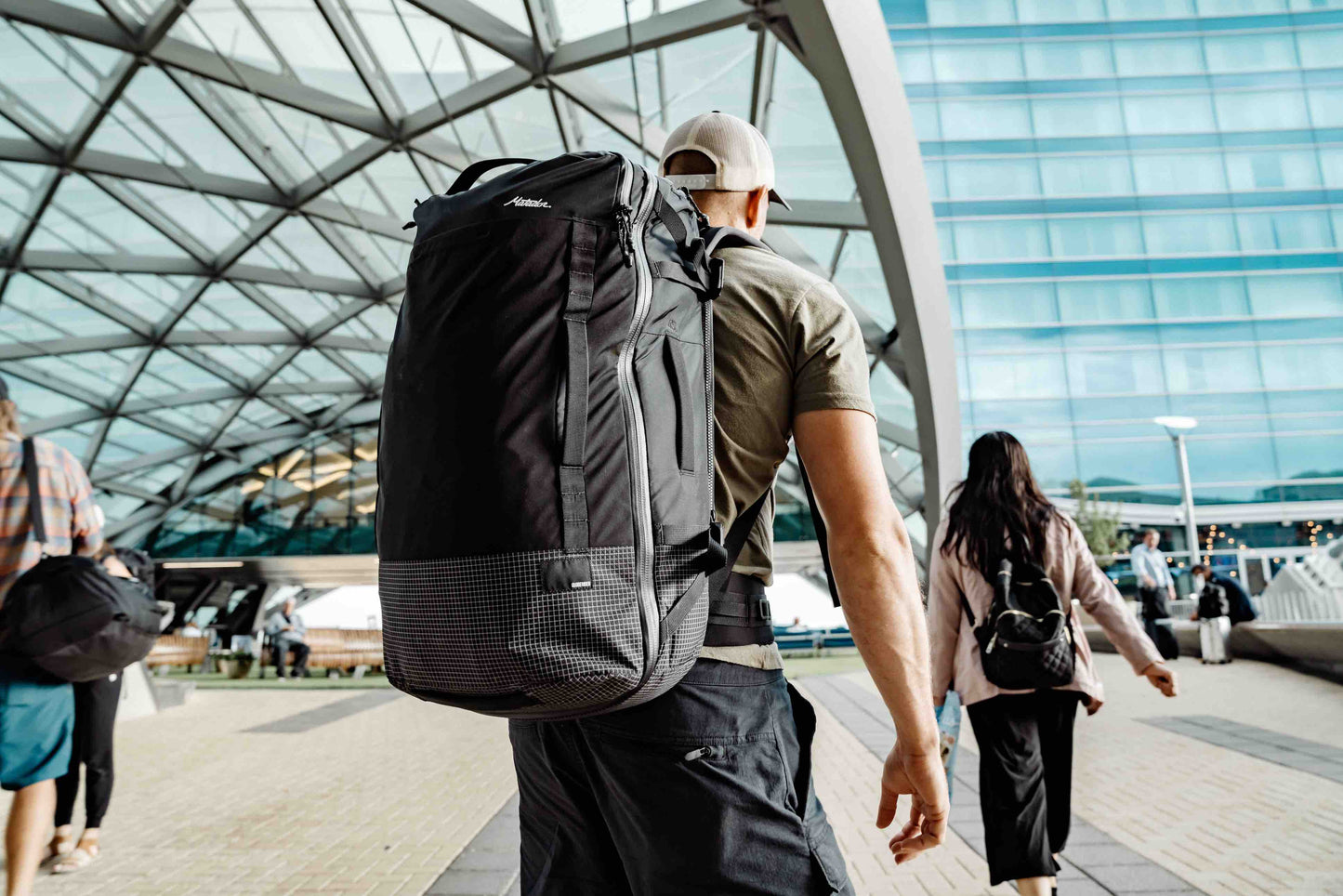 Matador GlobeRider45 Travel Backpack (black) - Handgepäckkonformer Rucksack für Weltreisen (45 liter) von Matador