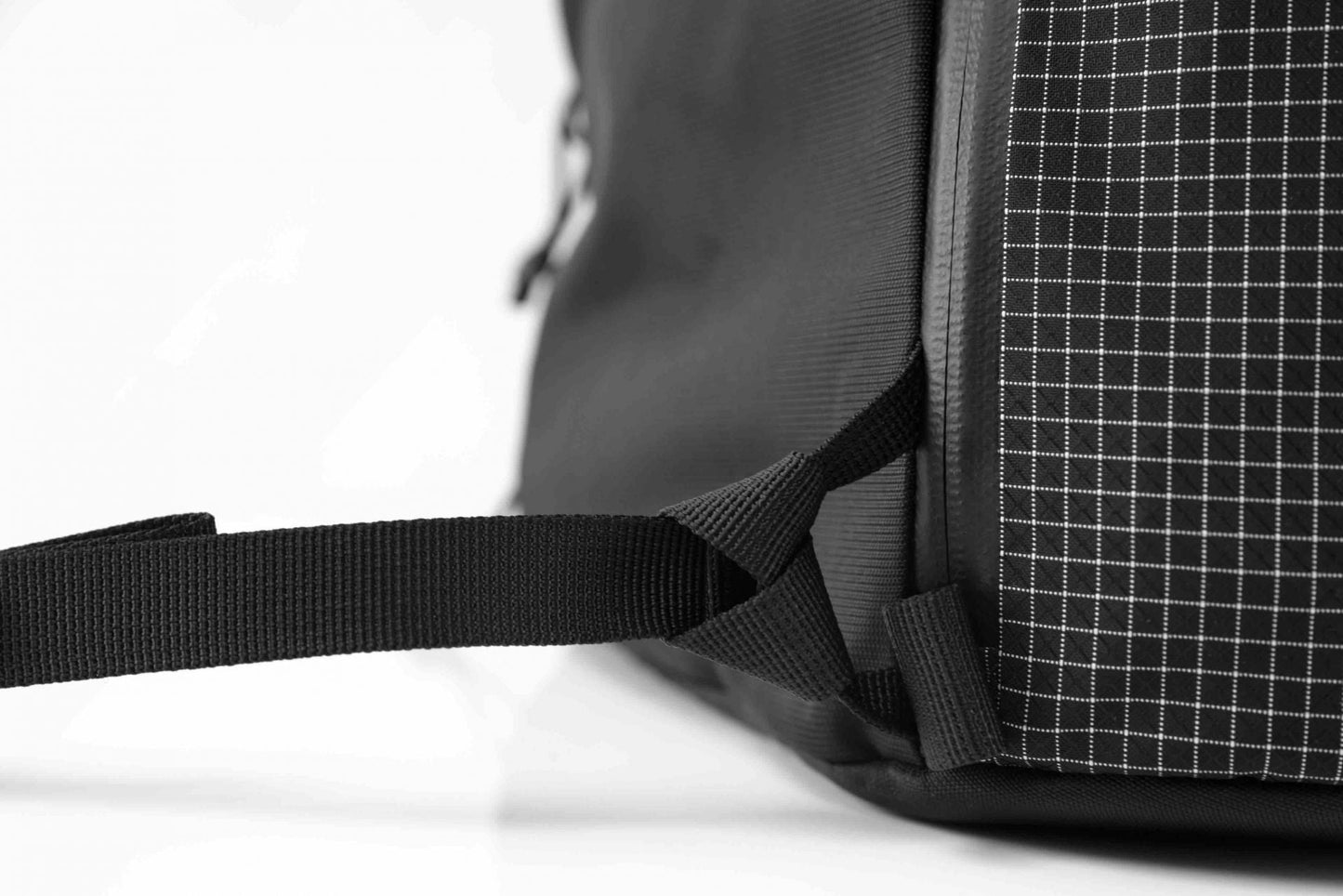 Matador SEG45 Travel Pack- robuster Rucksck mit segmentierten Taschen wie Würfel