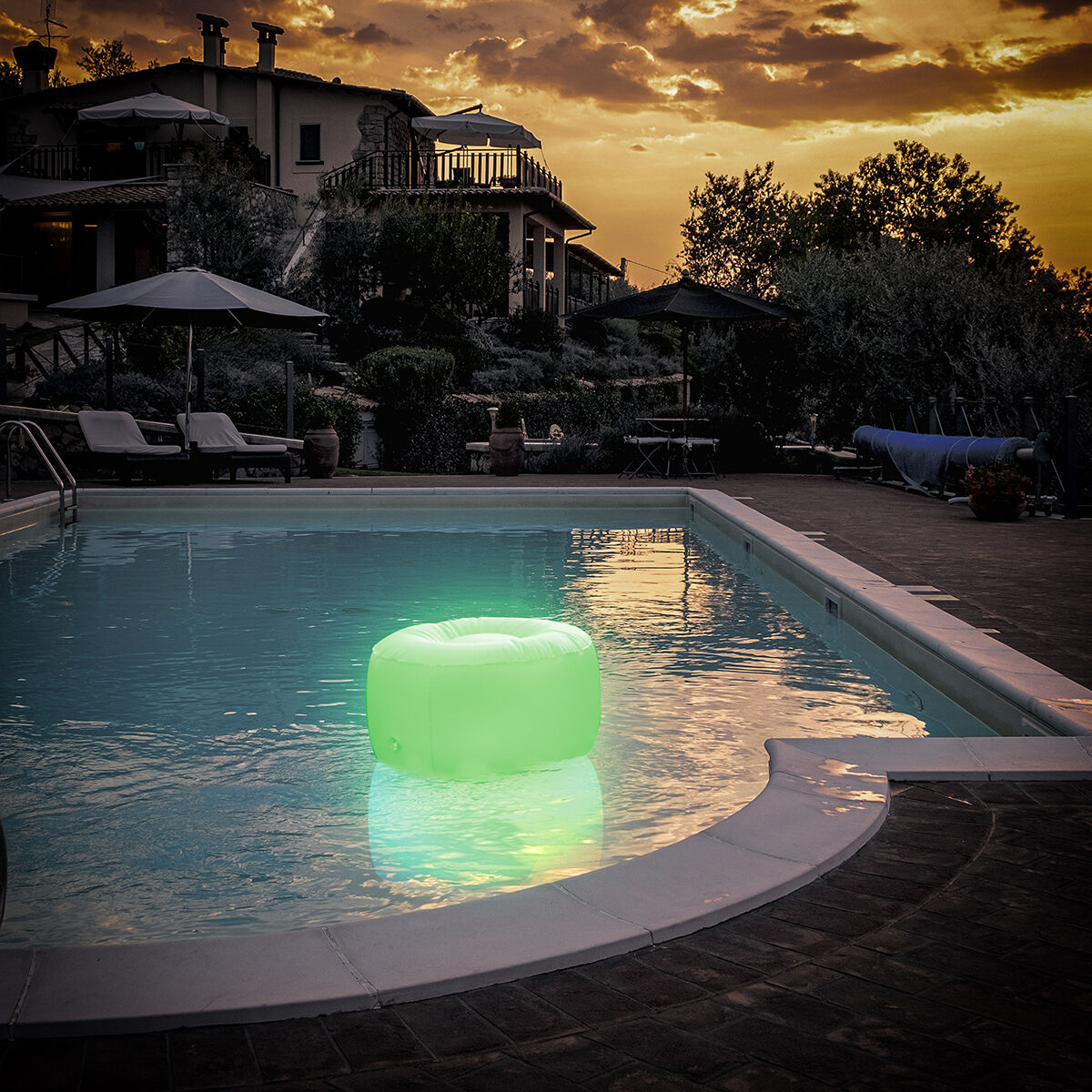 Inflatable Seat with Multicolour LED and Remote Control Pulight